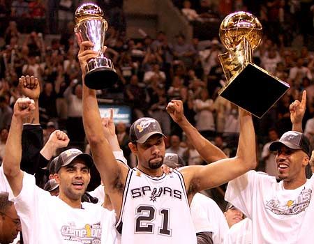 Tim Duncan e i San Antonio Spurs vincono il titolo NBA